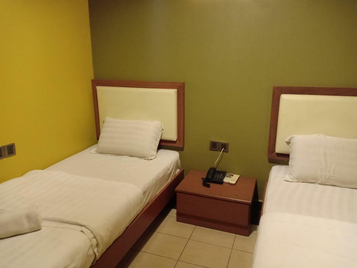 Tc Inn Business Hotel @ Seri Kembangan Buitenkant foto