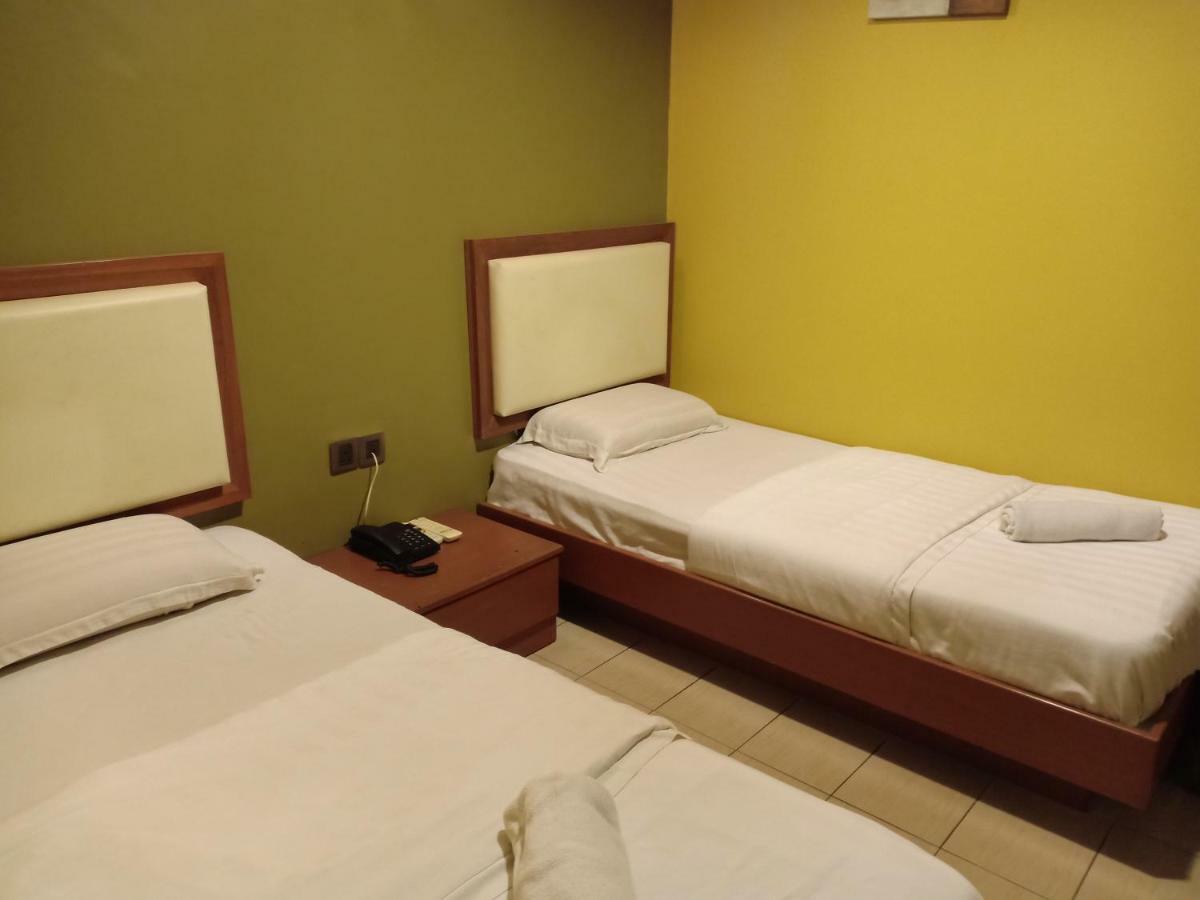 Tc Inn Business Hotel @ Seri Kembangan Buitenkant foto