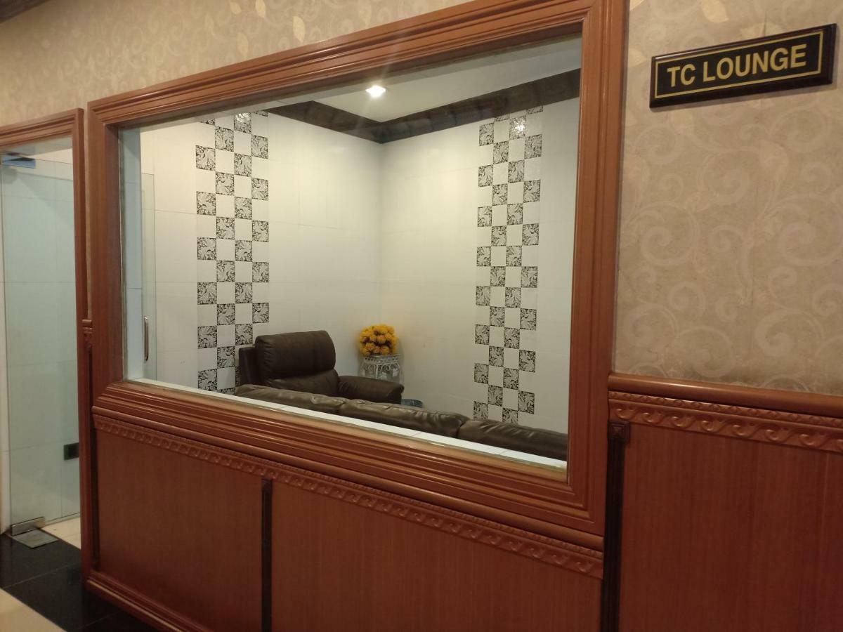 Tc Inn Business Hotel @ Seri Kembangan Buitenkant foto