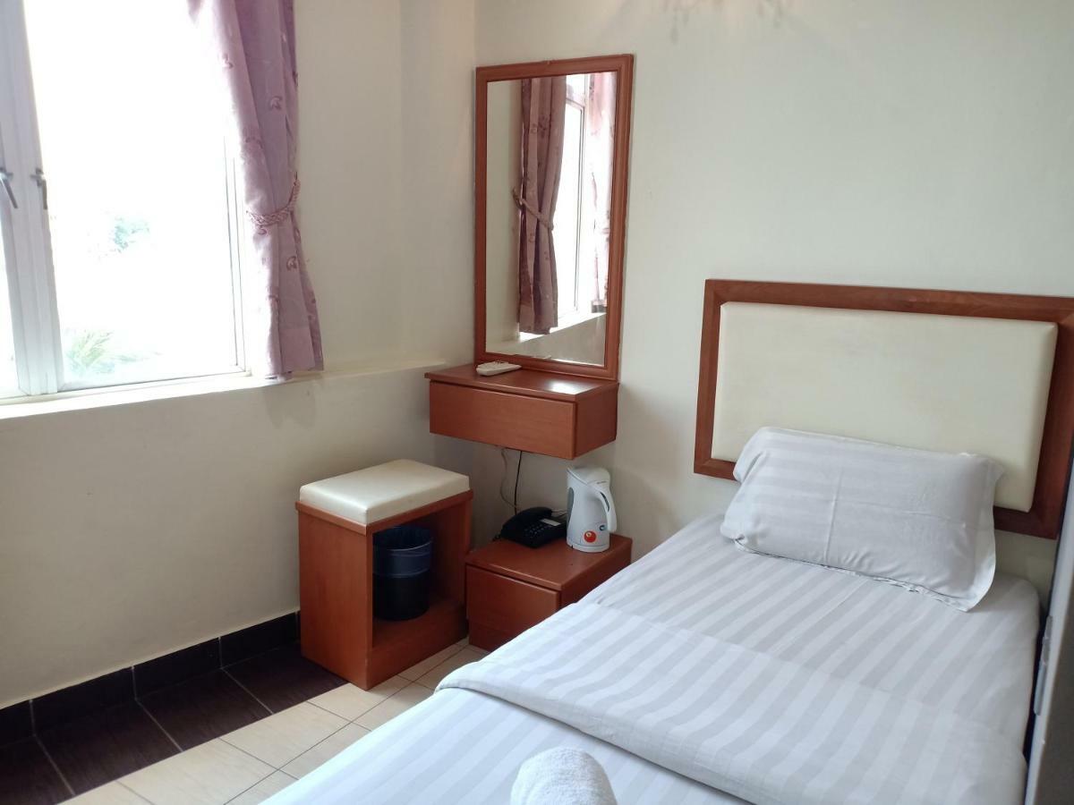 Tc Inn Business Hotel @ Seri Kembangan Buitenkant foto